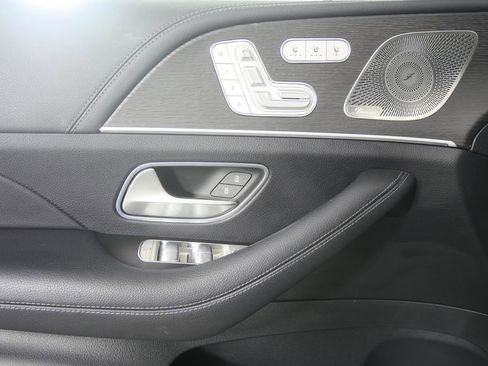 Used 2022 Mercedes-Benz GLS 450 4MATIC image 8