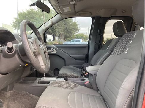 Used 2018 Nissan Frontier Desert Runner RWD image 10