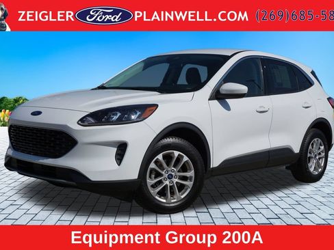 Used 2021 Ford Escape SE w/ Cold Weather Package AWD/4WD image 1