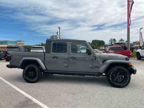 Used 2021 Jeep Gladiator Sport AWD/4WD image 4