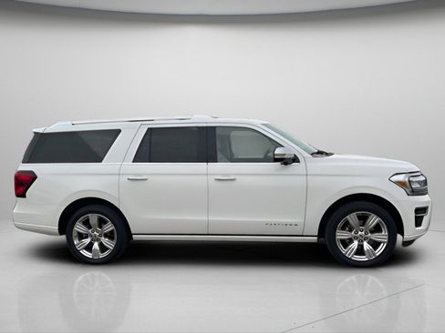Used 2023 Ford Expedition Max Platinum AWD/4WD image 3