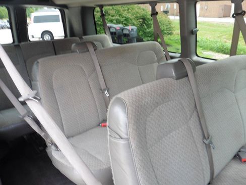 Used 2020 Chevrolet Express 3500 LT w/ LT Preferred Equipment Group RWD image 4