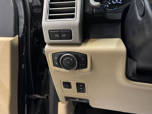 Used 2017 Ford F350 Lariat image 16