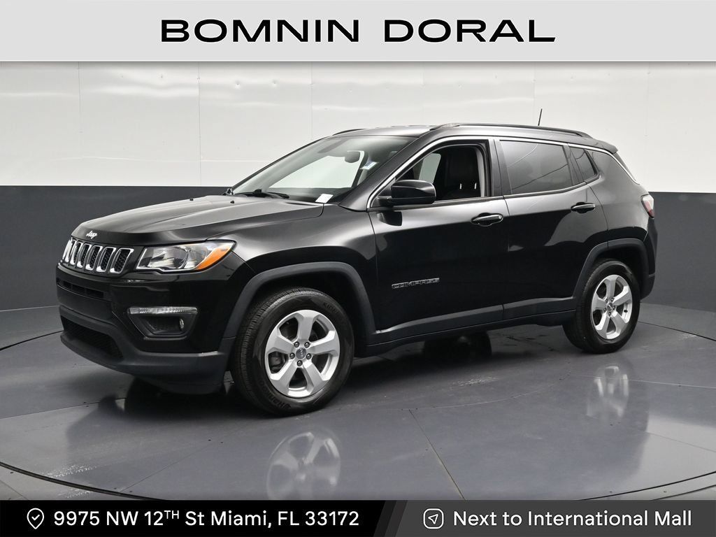 Used 2019 Jeep Compass Latitude FWD image 1