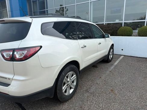 Used 2014 Chevrolet Traverse LT FWD image 3