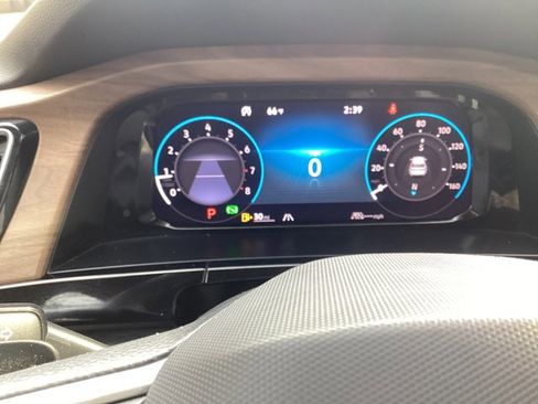 Used 2024 Volkswagen Atlas SE image 23