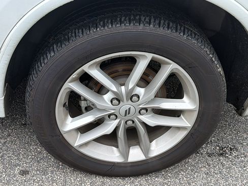 Used 2025 Dodge Durango GT AWD/4WD image 12