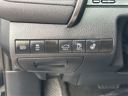 Used 2022 Toyota Camry XSE image 19