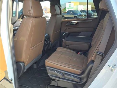 New 2026 Chevrolet Tahoe High Country AWD/4WD image 17