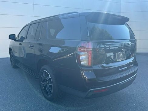 Used 2022 Chevrolet Suburban RST w/ Luxury Package AWD/4WD image 9