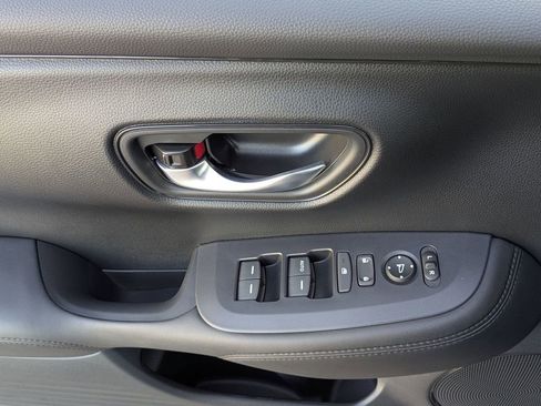 Certified 2026 Honda HR-V LX image 5