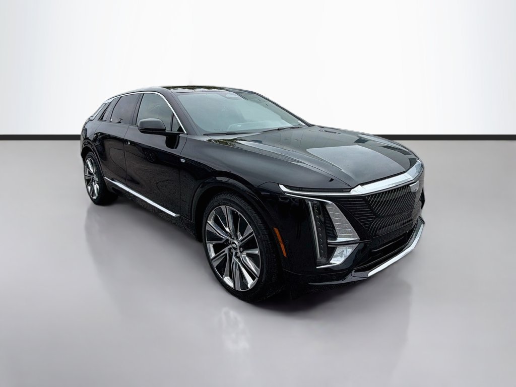 Used 2026 Cadillac Lyriq Signature Luxury w/ LPO, Premium Carpet Package AWD/4WD image 3