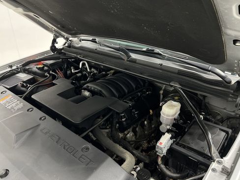 Used 2020 Chevrolet Suburban Premier image 28