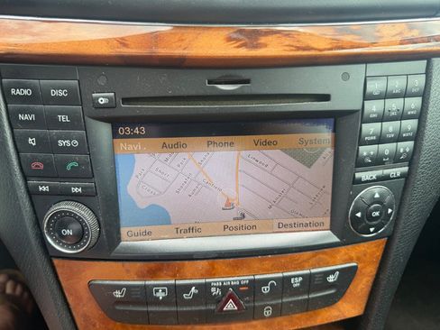 Used 2009 Mercedes-Benz E 350 4MATIC Sedan image 15