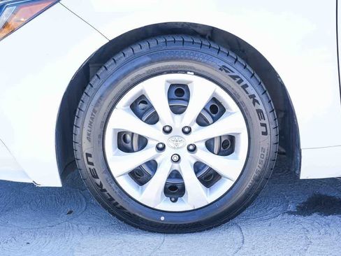 Used 2024 Toyota Corolla LE FWD image 11