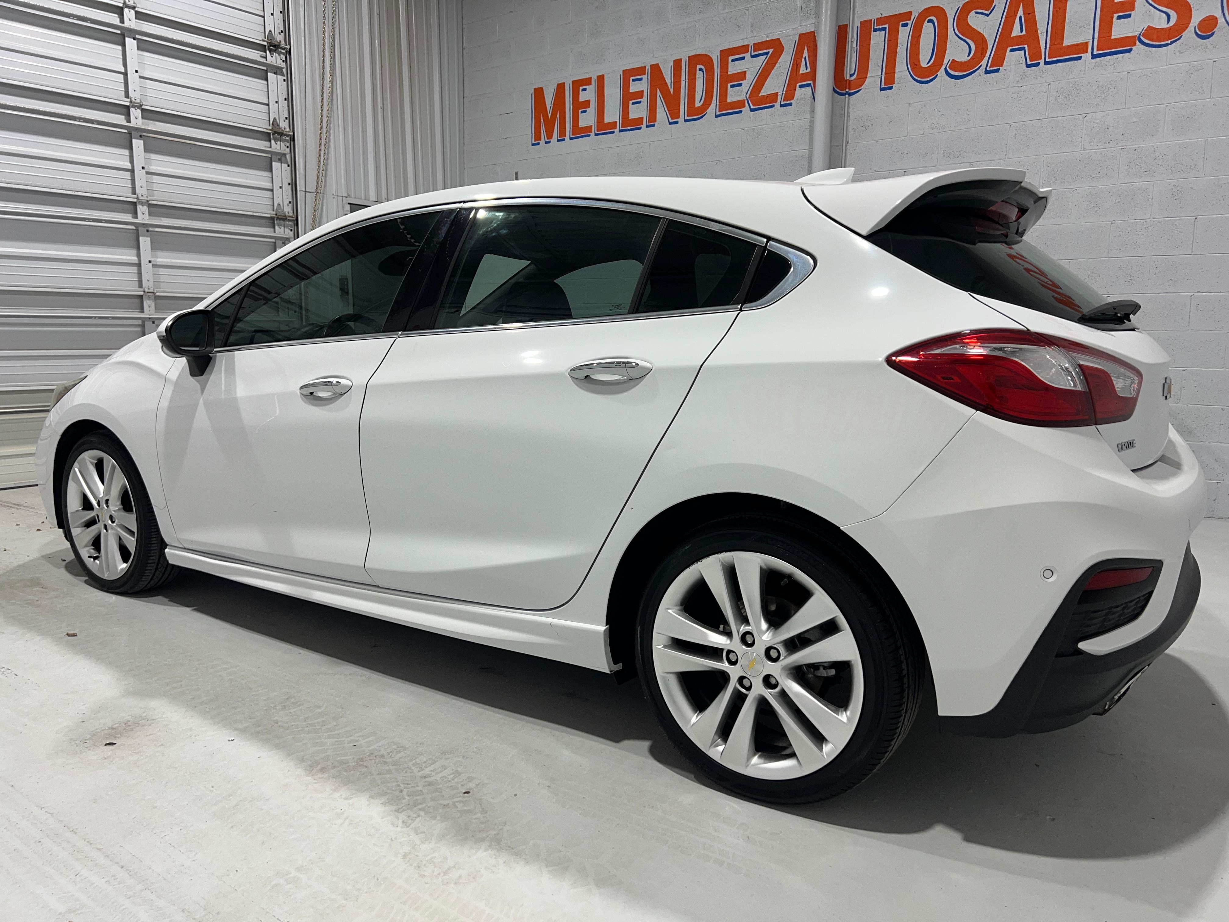 Used 2018 Chevrolet Cruze Premier FWD image 3