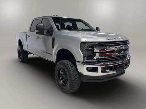 Used 2017 Ford F250 Lariat w/ Chrome Package image 13
