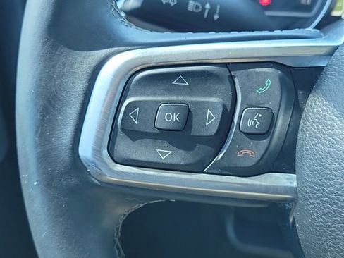 Used 2018 Jeep Wrangler Unlimited Sahara w/ LED Lighting Group AWD/4WD image 19
