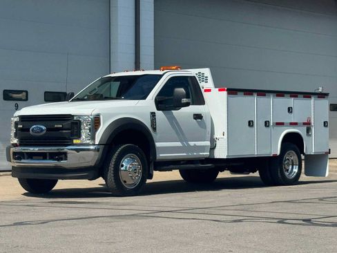 Used 2018 Ford F550 4x4 Regular Cab Super Duty image 1