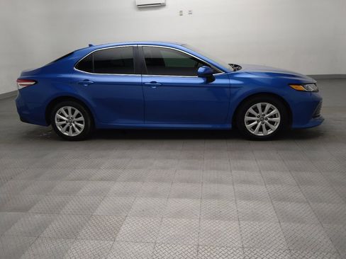 Used 2020 Toyota Camry LE FWD image 11