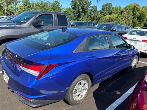 Used 2021 Hyundai Elantra SE FWD image 9