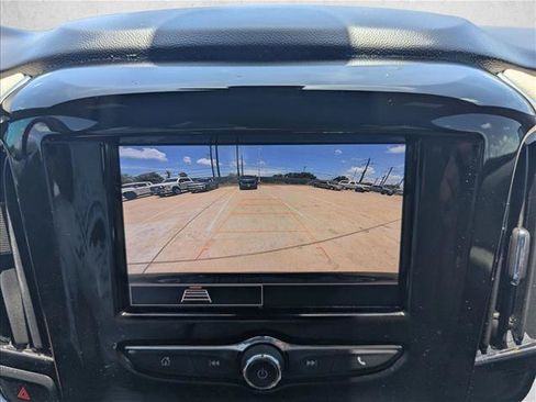 Used 2022 Chevrolet Traverse LS FWD image 13