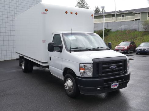 Certified 2025 Ford E-450 and Econoline 450 Super Duty w/ Power Equipment Group RWD image 18