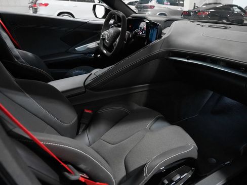 Used 2025 Chevrolet Corvette Z06 RWD image 25