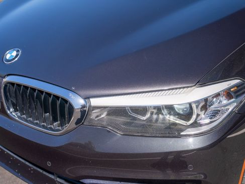 Used 2018 BMW 530i w/ Premium Package RWD image 28