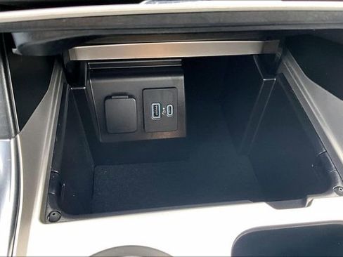 Used 2021 Ford Explorer XLT w/ Equipment Group 202A image 16