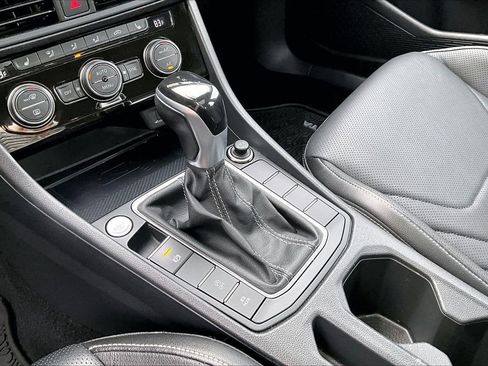 Used 2022 Volkswagen Jetta SEL image 32