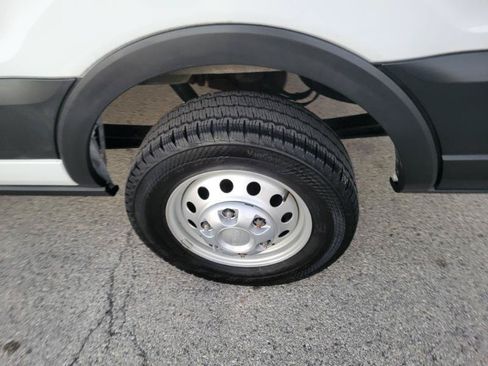 Used 2023 Ford Transit 150 Low Roof AWD image 33