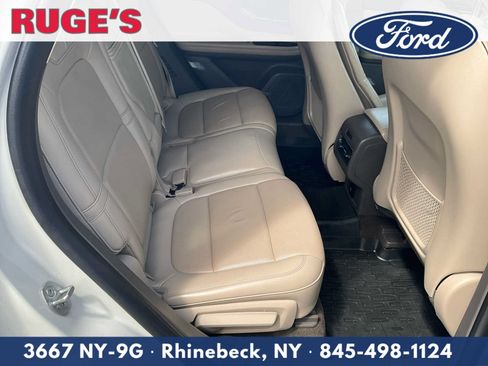 Used 2022 Lincoln Corsair AWD w/ Premium Package image 13