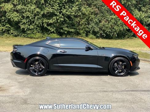 Used 2022 Chevrolet Camaro LT w/ RS Package image 8
