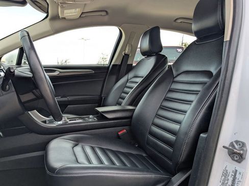 Used 2020 Ford Fusion SEL image 12