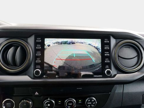 Used 2020 Toyota Tacoma TRD Off-Road w/ Technology Package AWD/4WD image 31