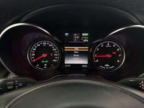 Used 2018 Mercedes-Benz GLC 350e 4MATIC image 16
