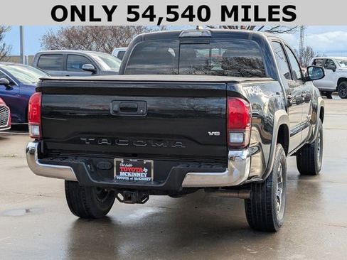 Used 2019 Toyota Tacoma TRD Off-Road image 4
