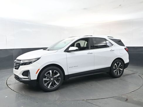Used 2023 Chevrolet Equinox Premier image 2