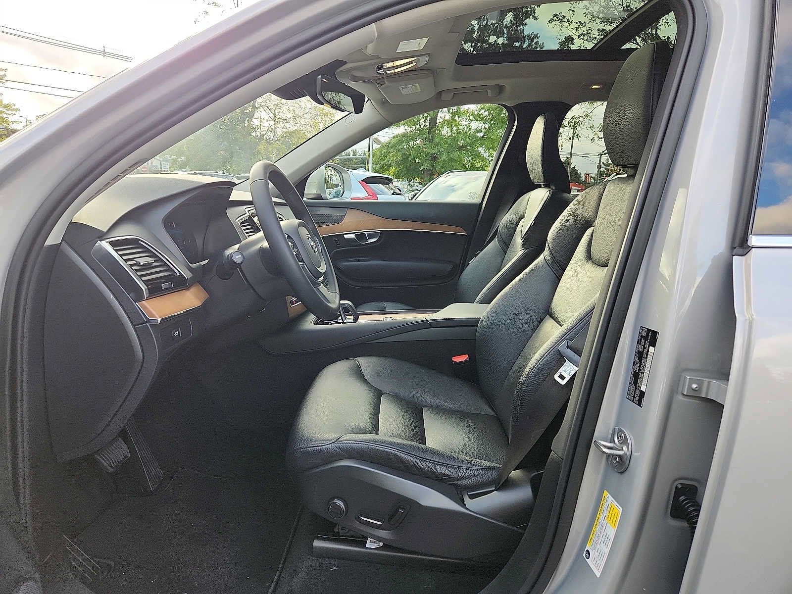 Certified 2023 Volvo XC90 B6 Plus AWD/4WD image 13
