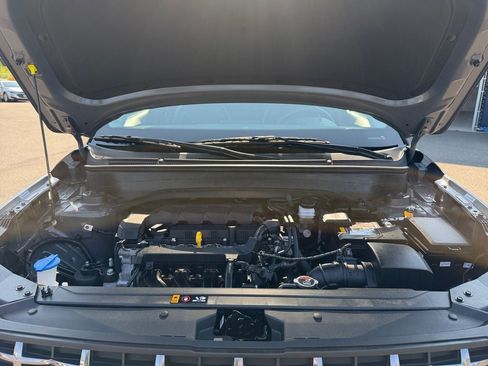 Used 2025 Hyundai Venue Limited FWD image 29