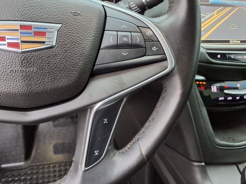 Used 2017 Cadillac XT5 Luxury w/ Driver Awareness Package image 24