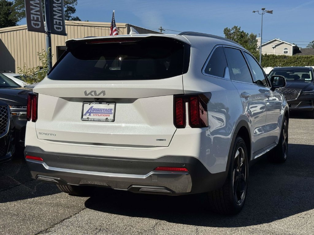 Used 2025 Kia Sorento EX AWD/4WD image 8