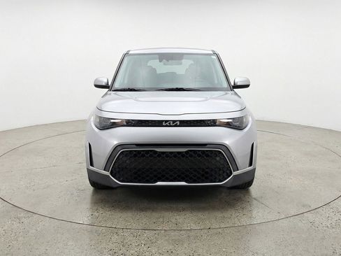 Used 2025 Kia Soul LX w/ LX Technology Package image 2