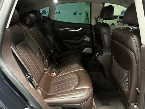 Used 2019 Maserati Levante GranLusso AWD/4WD image 21