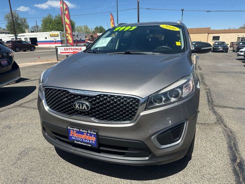 Used 2016 Kia Sorento LX AWD/4WD image 3
