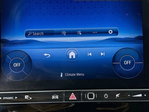 Used 2024 Mercedes-Benz GLC 300 image 23