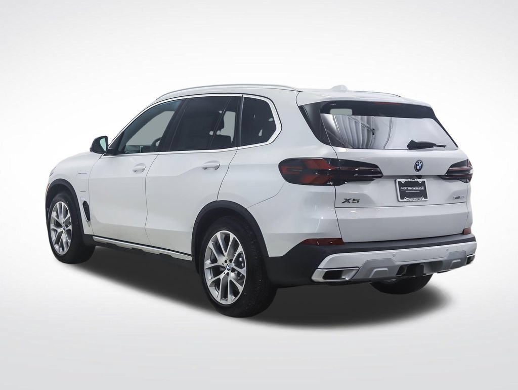 Used 2026 BMW X5 xDrive50e AWD/4WD image 3