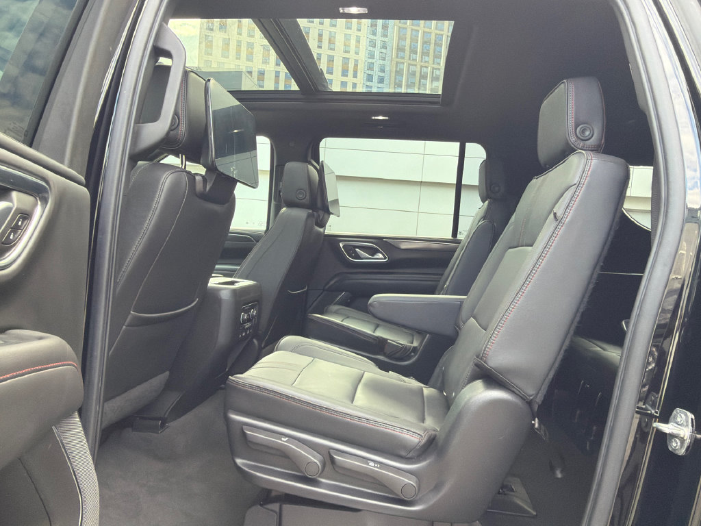 Used 2022 Chevrolet Suburban RST w/ Luxury Package AWD/4WD image 24