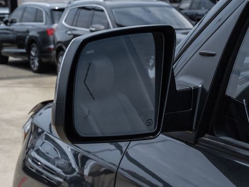 Used 2019 Toyota Sequoia Platinum AWD/4WD image 49